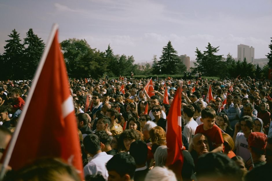 Siyaset Sosyolojisi Nedir? Türkiye'de Siyasal Davranışın Toplumsal Kökenleri